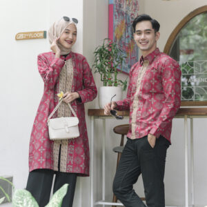 15 Inspirasi Outfit Hari Batik Nasional 2026 untuk Pria dan Wanita Batik Couple Prabuseno