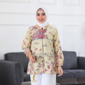 Tips Memilih Batik untuk Pria dan Wanita motif batik ukuran sedang wanita