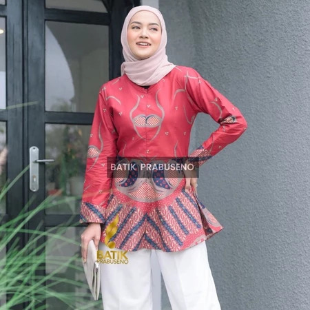Inspirasi Tren Warna Batik Modern Terbaru Inspirasi Tren Warna Batik Modern Terbaru