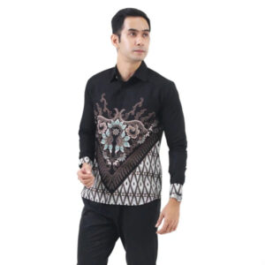 10 Kemeja Batik Wisuda Pria yang Cocok Dipakai Kemeja Batik Wisuda Pria yang Cocok Dipakai