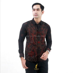 10 Kemeja Batik Wisuda Pria yang Cocok Dipakai Kemeja Batik Wisuda Pria yang Cocok Dipakai