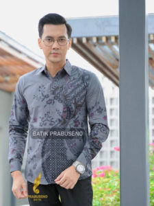 Batik Monokrom: Pilihan Modern untuk Kantor dan Acara Formal batik monokrom pria stylish